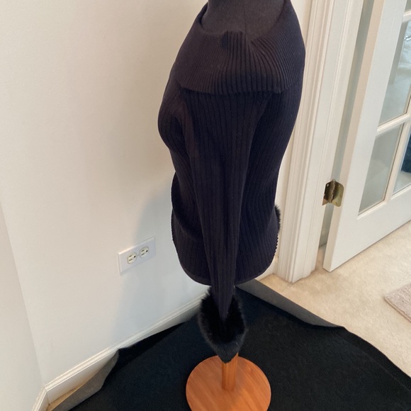 WHBM Sweater - Picture 3 of 7